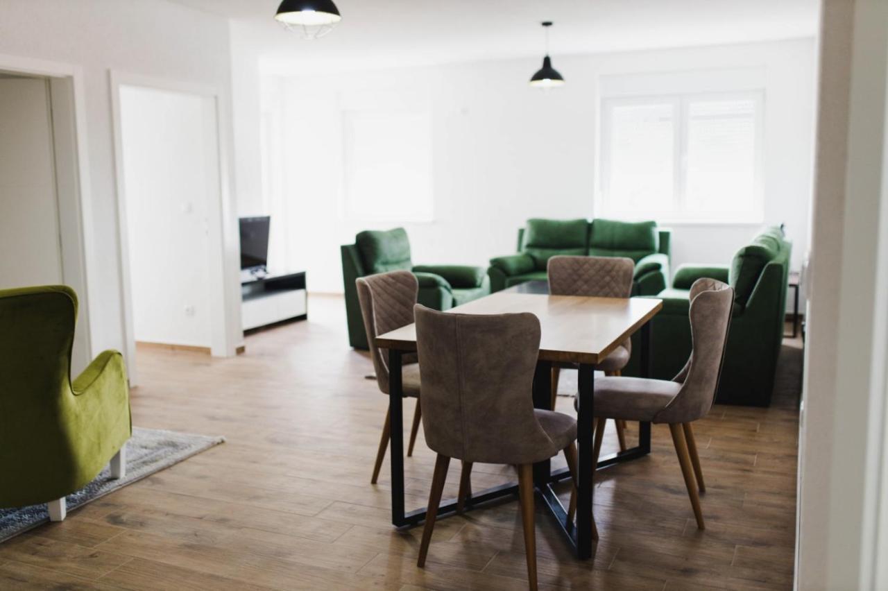 Class Apartment *